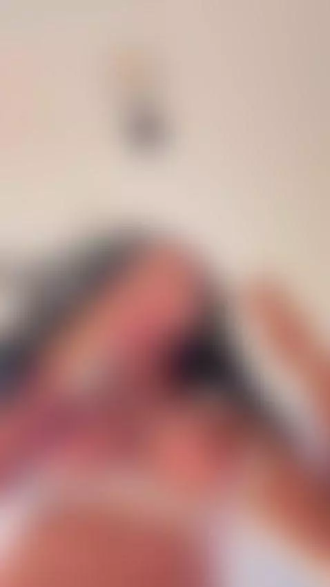 come give me a little hello by sofiaa-jimenez