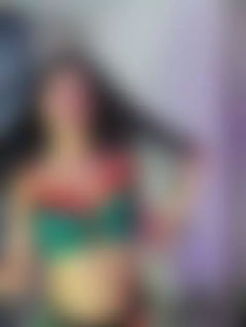 It's just a little while before your Christmas gift arrives.... by lissaawild