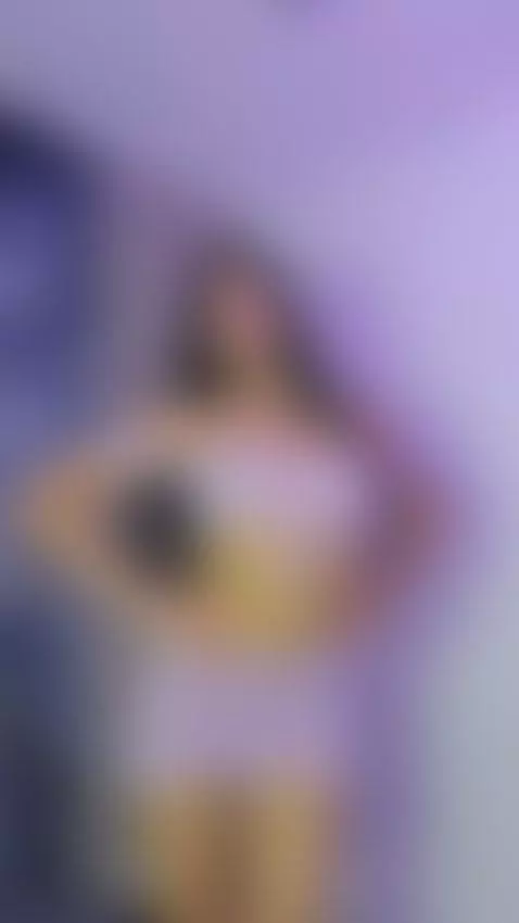 I'm very pretty, don't you believe? 😈 by lissaawild