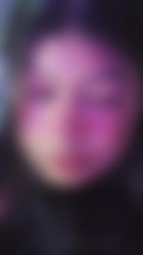 A happy Friday my precious ones, I'm going to be live for a ... by lissaawild