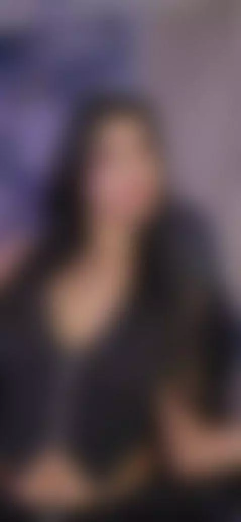 I’m counting down... 3 minutes until my next big surprise 💋💋... by lissaawild