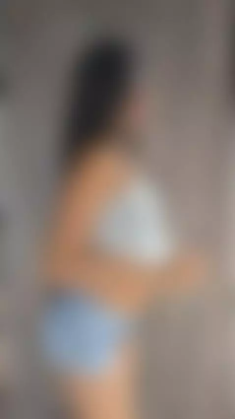 I like this vibe between us… it’s getting interesting 👀💋 by lissaawild