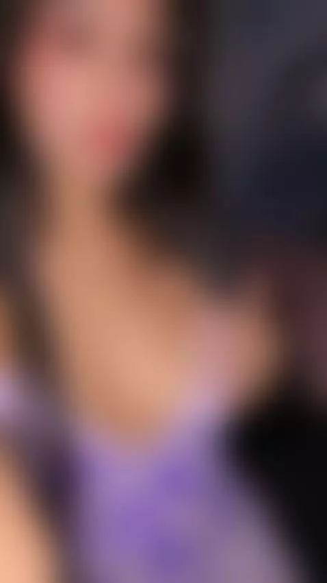 I can tell you’re a little dangerous… and I like that 👀💋 by lissaawild