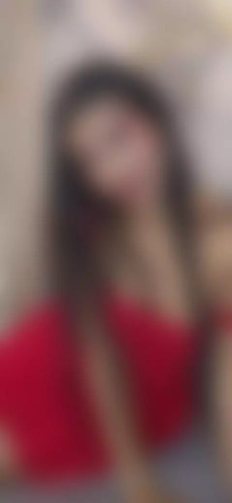 Red looks a lot do not believe? 😘 by lissaawild