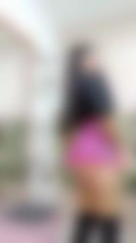 Guess who's online already? Yes, my loves, come greet you an... by lissaawild