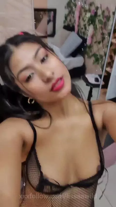 Hello my loves, see how my nipples also greet you by lissaawild