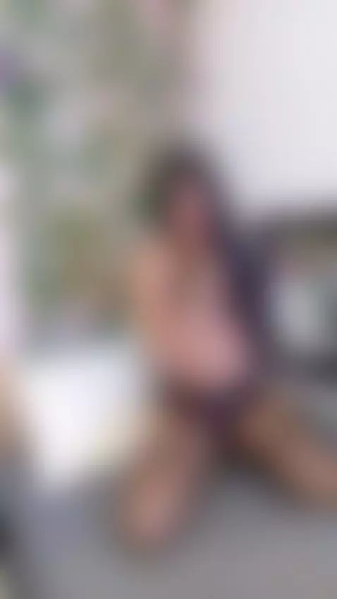 Hi baby  I'm already live, do you want to come see me? by lissaawild