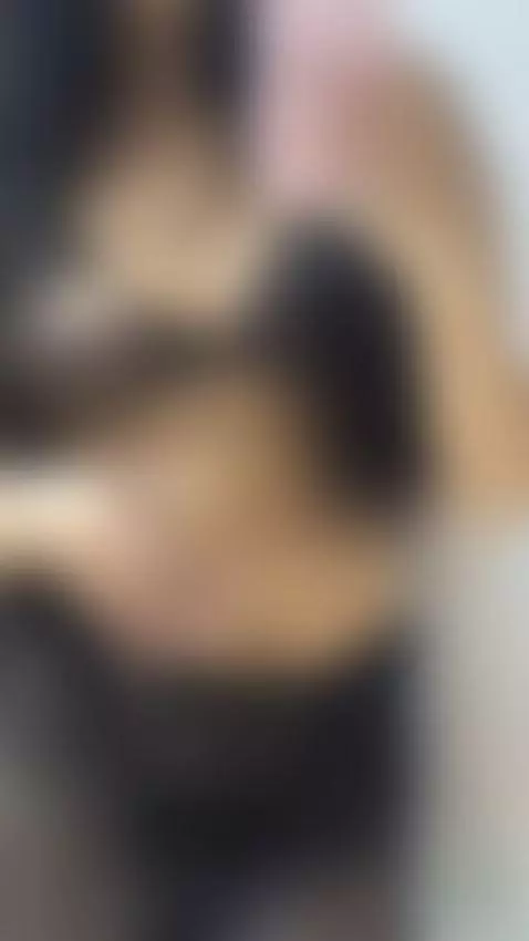 The best Friday plan is to join my broadcast! 🎥 by lissaawild