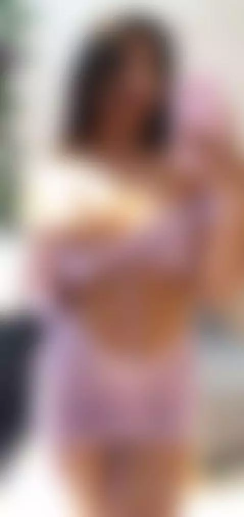 I’m live now and ready to have an amazing time with you! 😘 by lissaawild