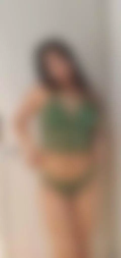 Does this color look on me, love? what do you say? by lissaawild