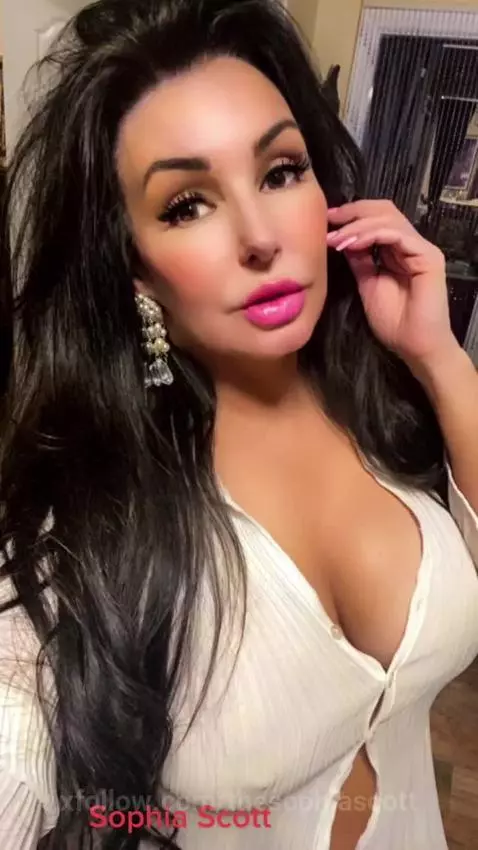 cougar, milf, bigboobs by thesophiascott