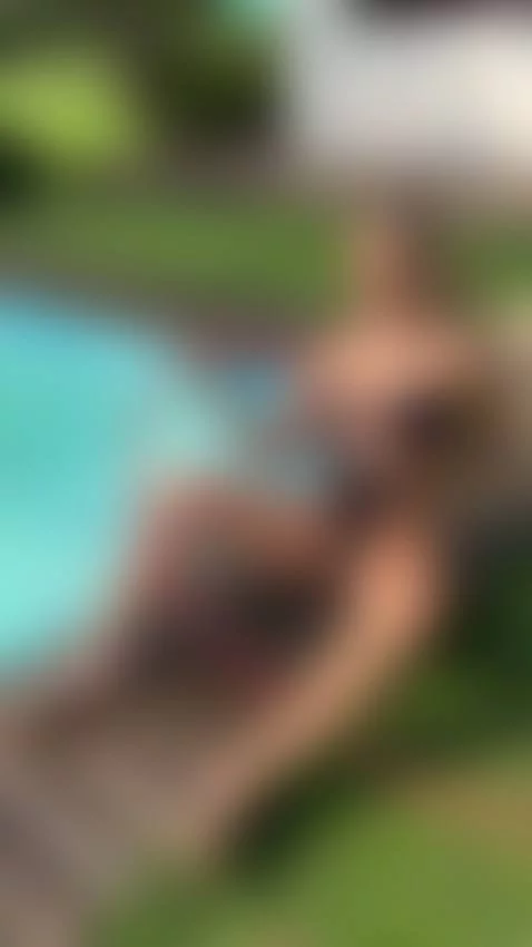 The water as cold 👀 by onlymari13