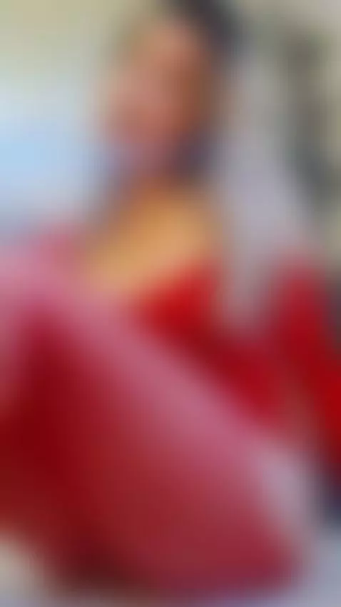 Lick my sexy feet while you go all over my body 💖💦🔥 by elizabethadams1