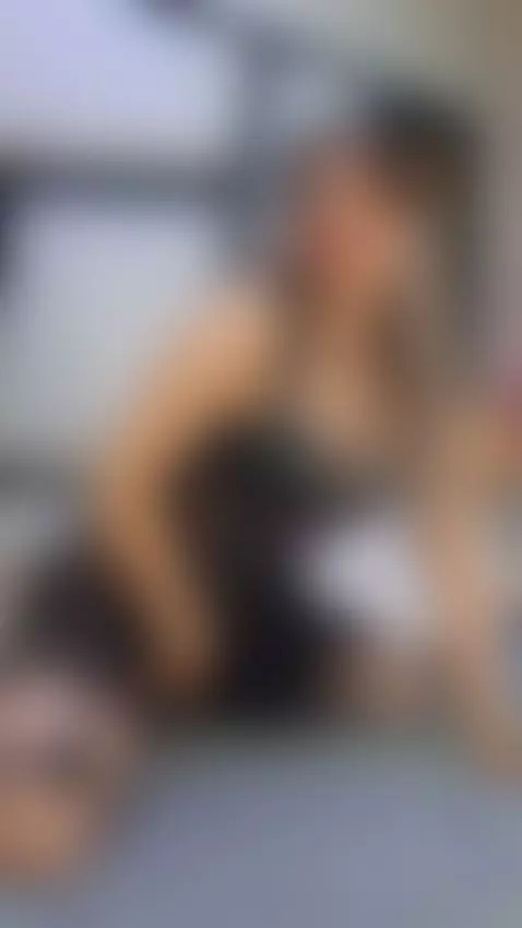 Enjoy my burning body and fill me with pleasure, orgasms and... by elizabethadams1