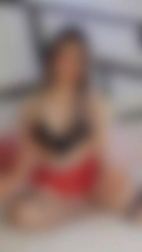 have a very hot pussy, do you want to help me? 😈 by elizabethadams1