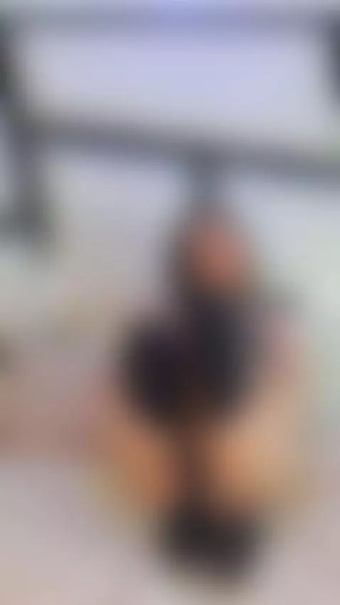 I'm so horny that my juice is already dripping down my thigh... by elizabethadams1