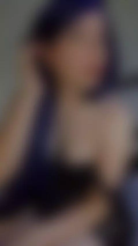 My pussy is throbbing for you... how much do you want to see... by elizabethadams1