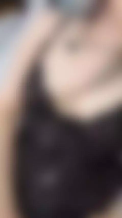 Come and fuck me so wild that you leave my pussy lips swolle... by elizabethadams1