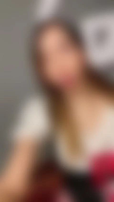 Online Now - Your naughty girl wants to please you today😳 by emilyreevess