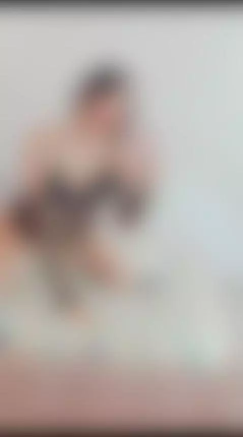 Wednesday midweek and I'm hot, do you come and we have fun? by emilyreevess