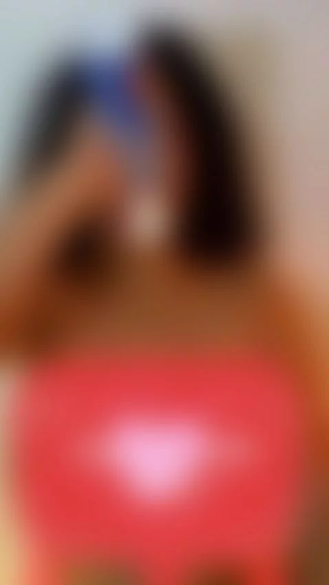 I'm online guys let's play by julia-bust