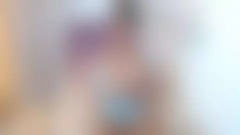 ¿Quieres jugar con mis grandes tetas hoy? by julia-bust