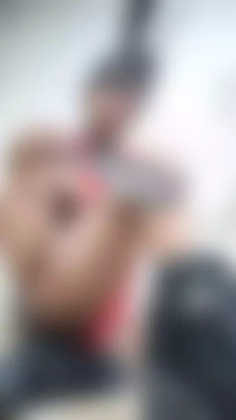 hey u! Do you want to be kissing my feet? by coco-kiiss