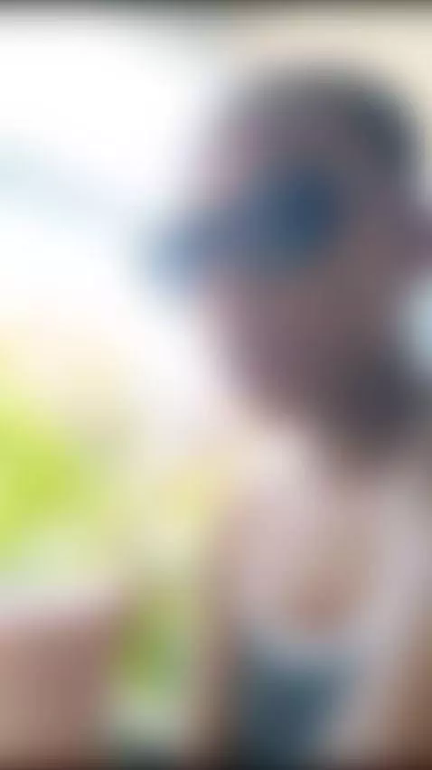 Happy weekend, come see me. 💋 by coco-kiiss