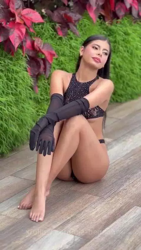 HELLOO IM ONLINE NOW, WAIT FOR U by nia-benson