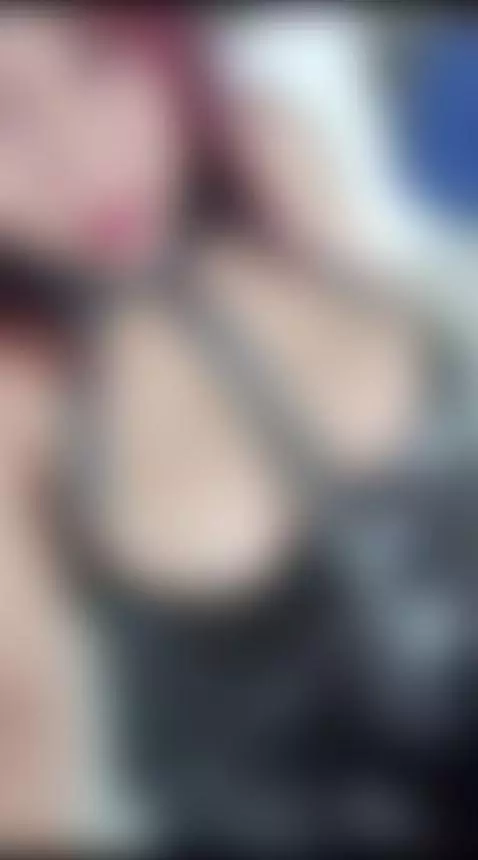 I bet u wanna undress me now 😏 by kinkyhousewifee