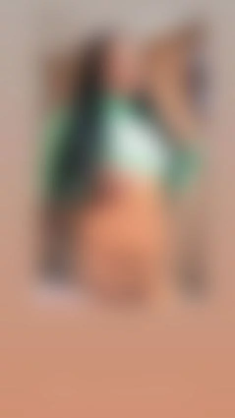 Online now🥰😋😋 by pocahontax