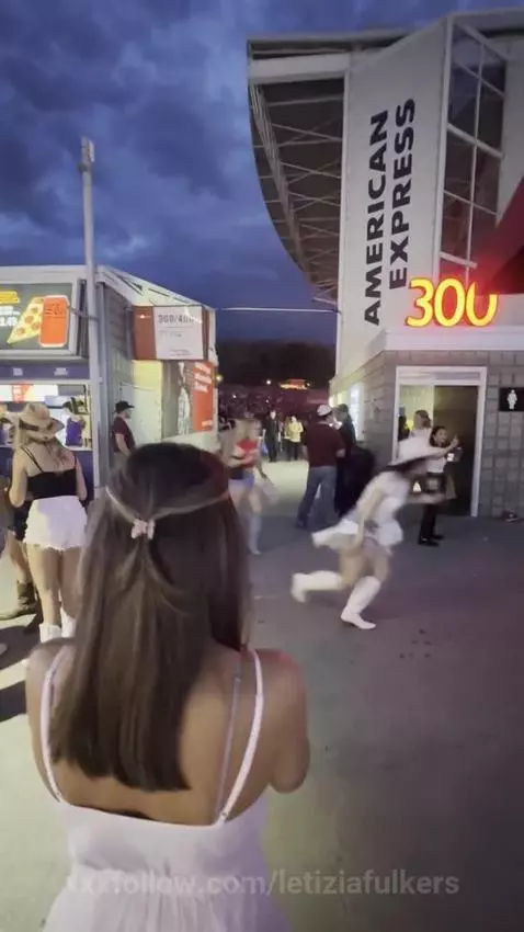 Hot dog!! 😋 by letiziafulkers