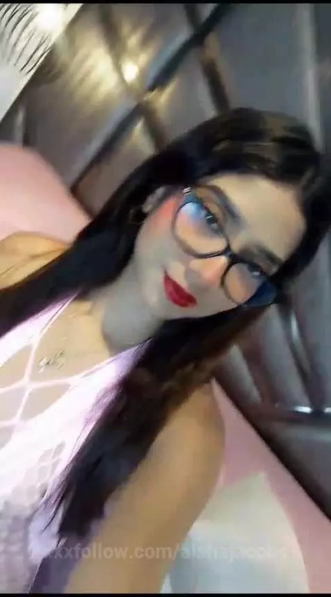 I'm online!! by aishajacobs