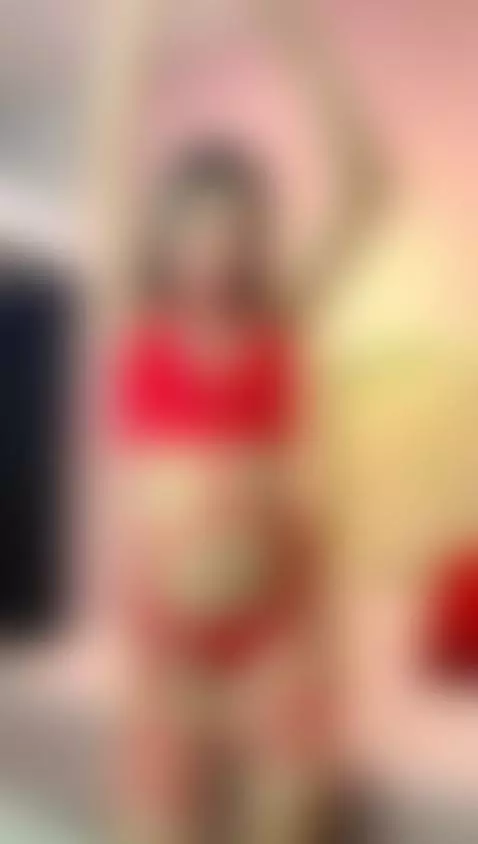 Do you like me in red?  💋🍑 by cherryblossom23