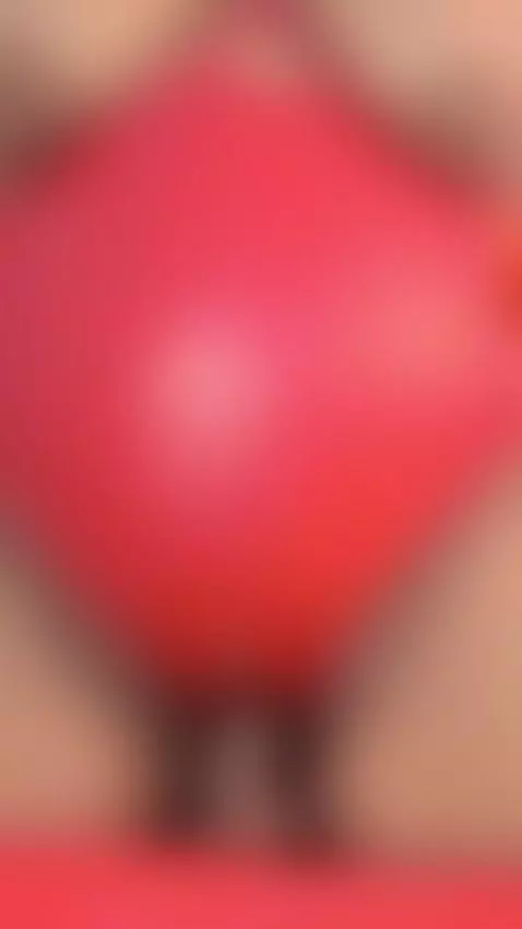 Sexy fat girl plays with her wet pussy and fucks it with a g... by hurrenmatt