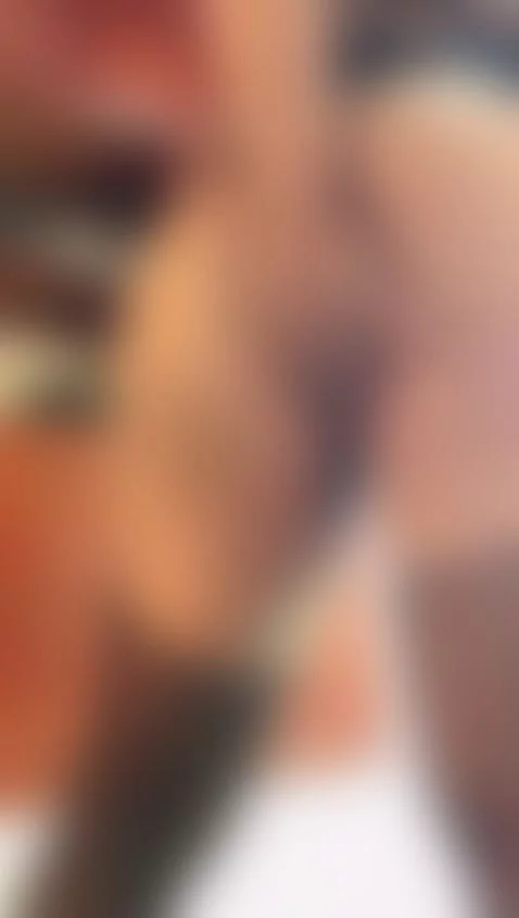 DANCING ASS by naomiprada