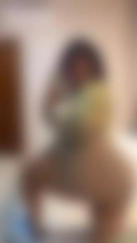 ONLINEEE NOW♥ by naomiprada