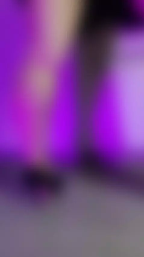 That juicy milf booty deserves all your attention tonight 🍑🔥 by danna-veelez