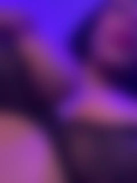 My hands are wandering and I want an audience 👀 Come watch m... by veronicalodge23