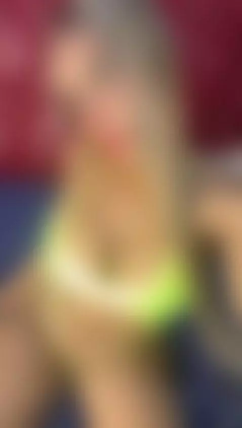 my tight ass is so hot today and wants to be fucked 🍑 by veronicalodge23