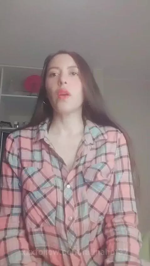 Girl with Beautiful Outfit by latinahot37