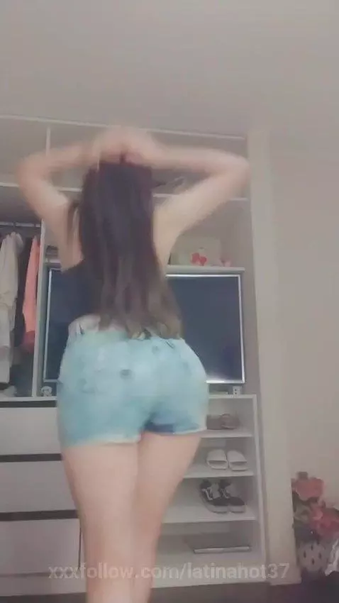 Girl Dancing Hot by latinahot37