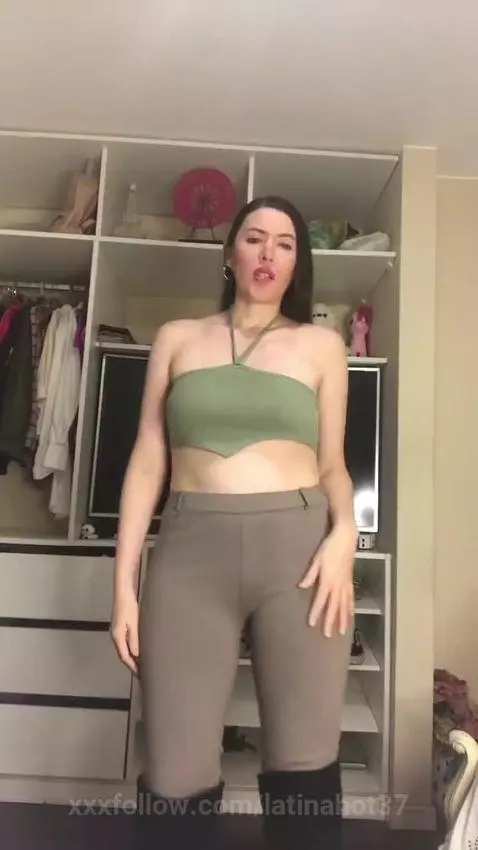 Pretty Girl Curvy by latinahot37