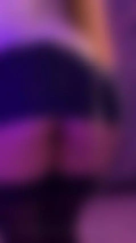 What color is my miniskirt? 🫣 by veronicamartin