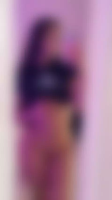 https://www.camsoda.com/es/veronicamartin   I just came to p... by veronicamartin