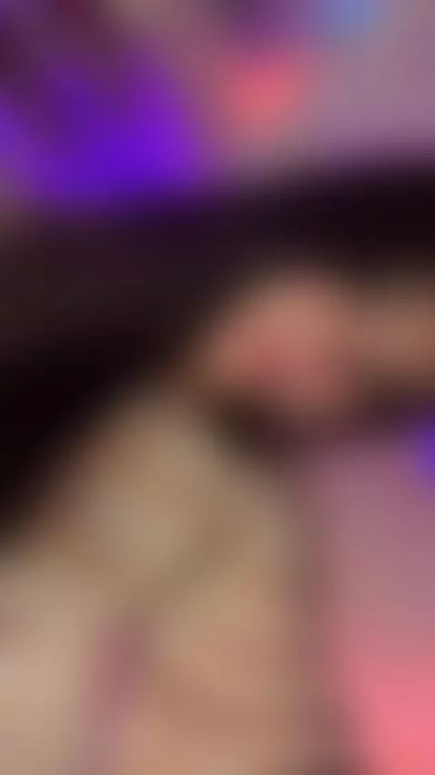 https://www.camsoda.com/veronicamartin?id=veronicamartin   D... by veronicamartin