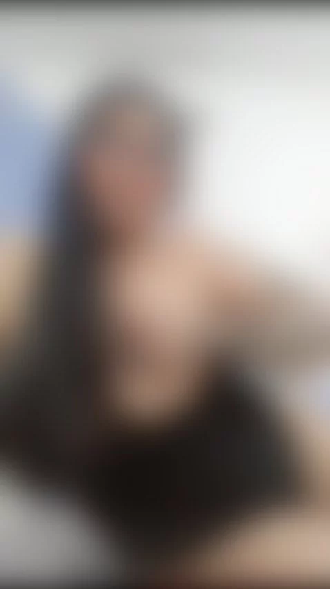 a great woman for a great man! would you be?😈 by salome-knockers