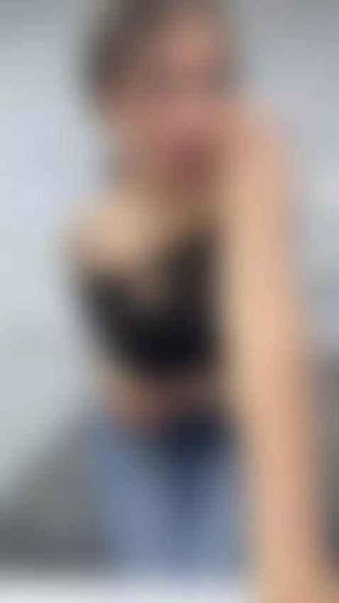 Cute smile, dangerous blonde energy... by gia-ross