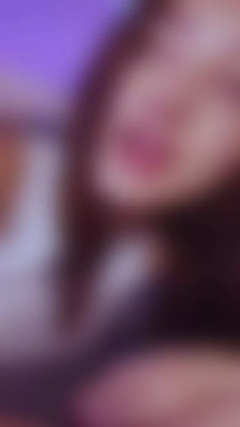 Keep calm… the British girl is here. (¬‿¬) by gia-ross