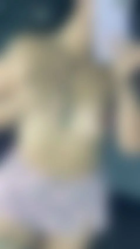 I feel very hot.❤️‍🔥 by kitty-doll